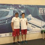 Nadador e treinador em estágio na seleção nacional pré-júnior
