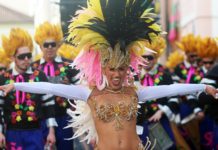 Mangueira na corrida ao “Troféu Nacional de Samba 2017”, titulo que venceu em 2016