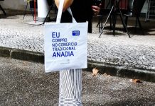 Município de Anadia distribui sacos reutilizáveis pelo comércio local